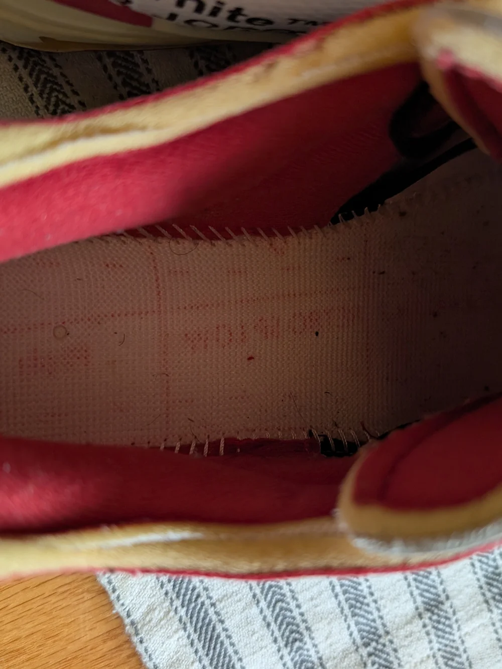 Jordan Air Jordan 2 Retro Low SP x Off-White White/Varsity Red DJ4375-106